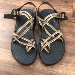 Women’s Chacos Size 9